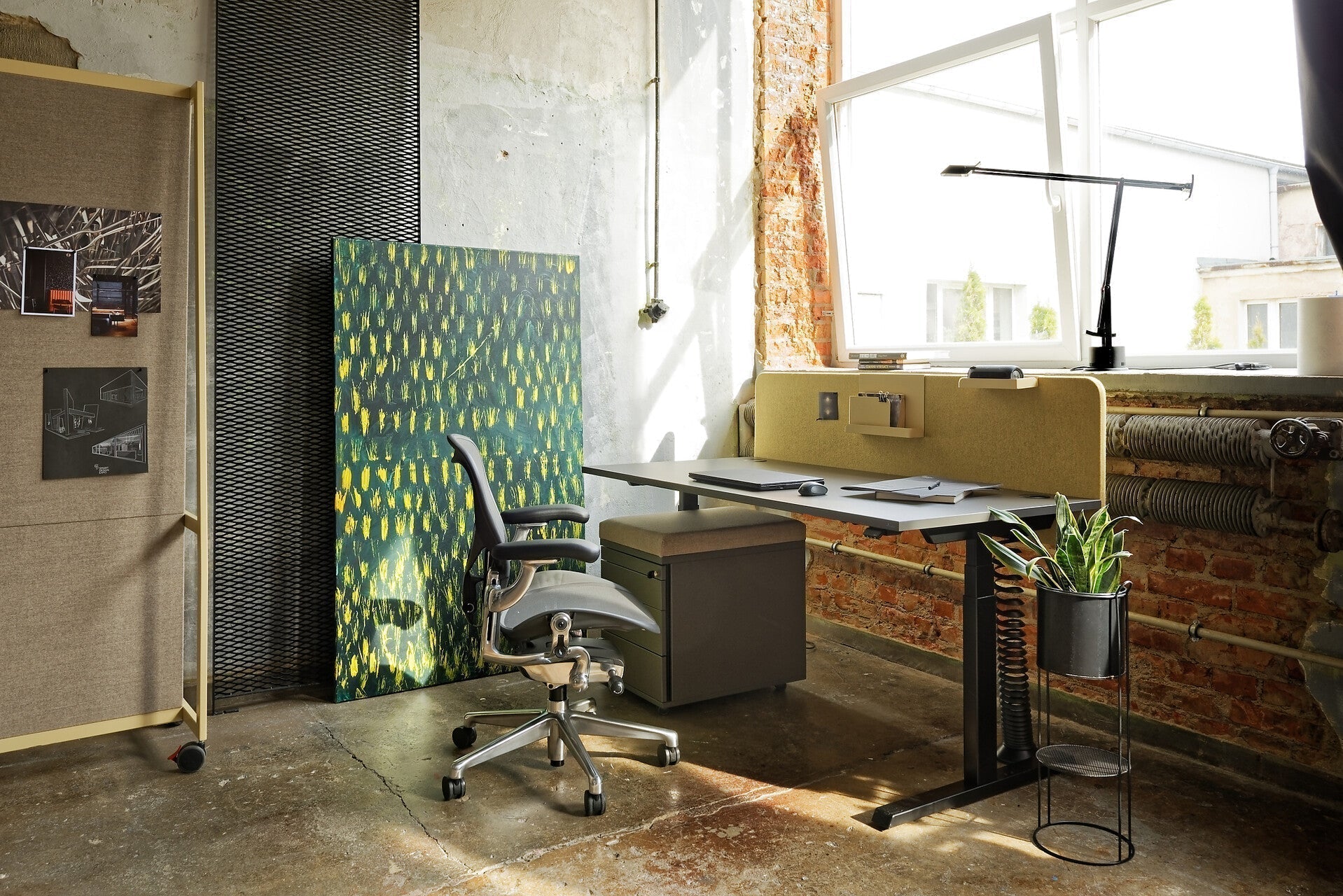 Jak utrzymać porządek na biurku?