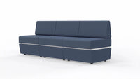 Sofa 3-osobowa z tapicerowaną podstawą SitiQ - Fabryka Mebli Biurowych MARO sp. z o.o.